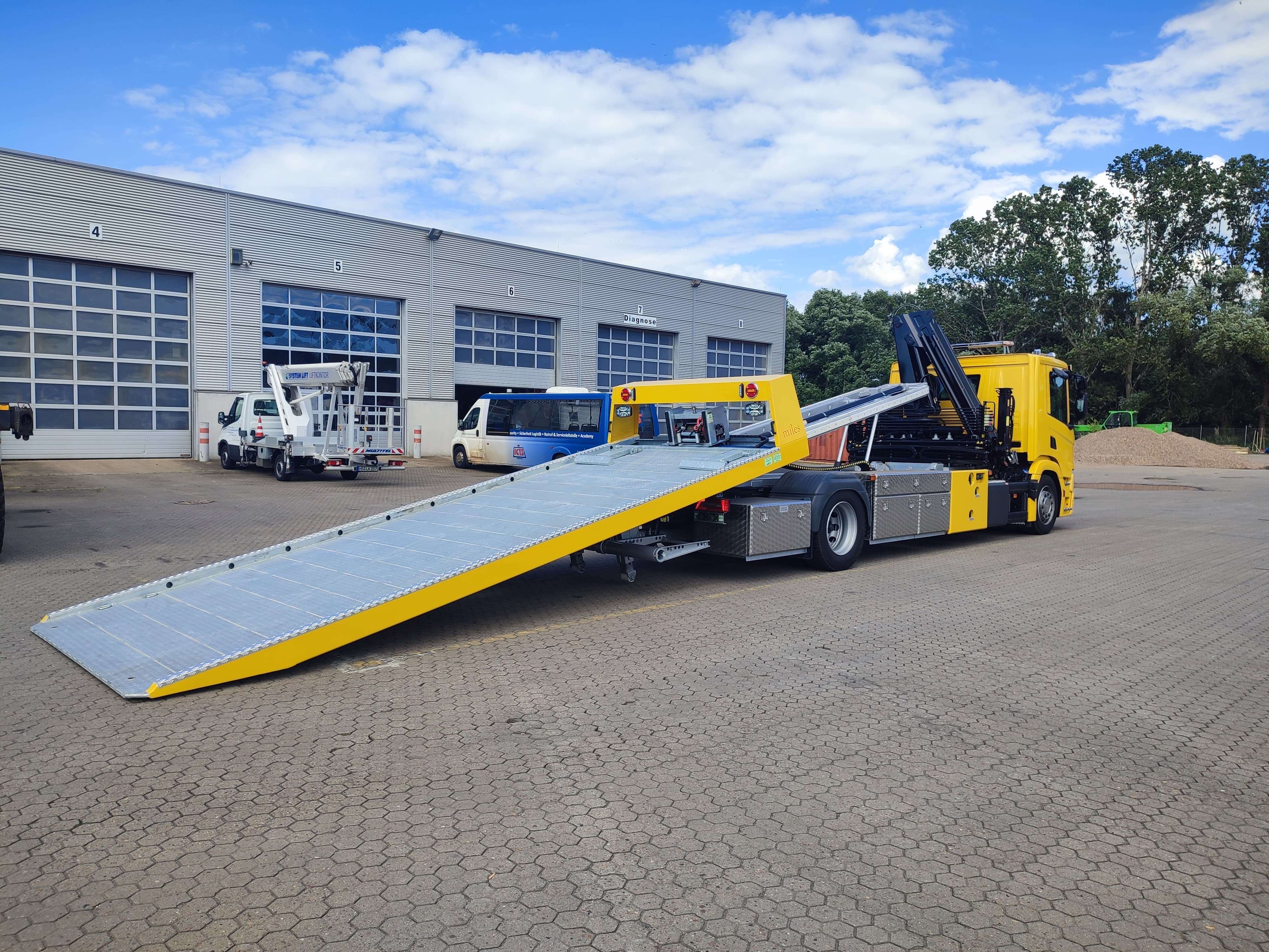 /uploads/news/MTT - 4031 Crane Equipped Lift Away Truck was delivered to Germany!