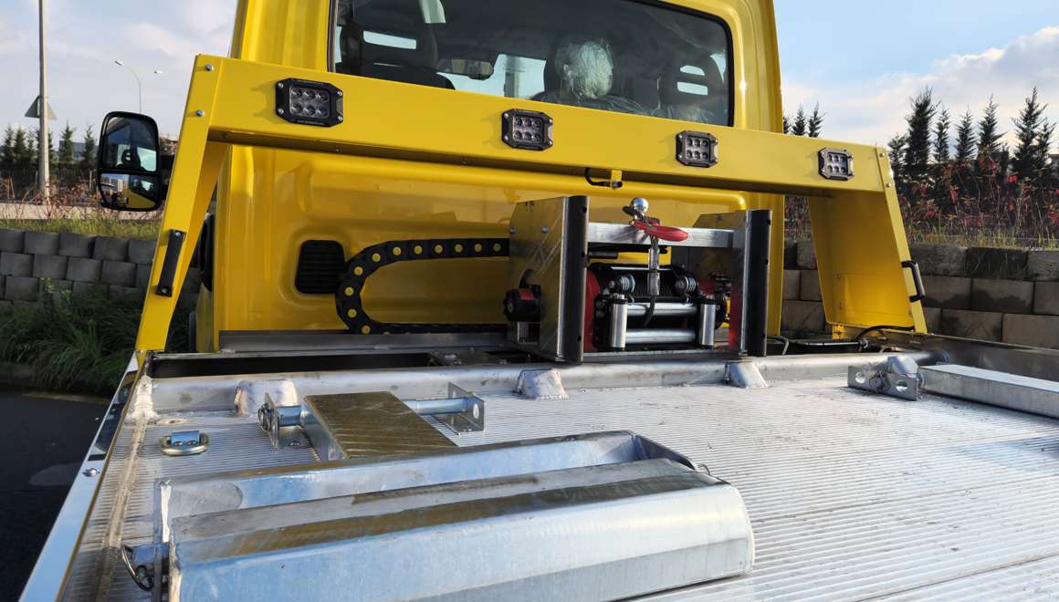 aluminum-sliding-platform-recovery-truck-4.jpg