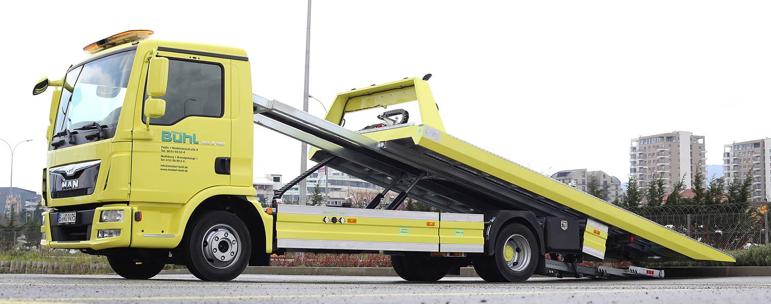 MTT ABSCHLEPPWAGEN MIT SCHIEBEBÜHNE